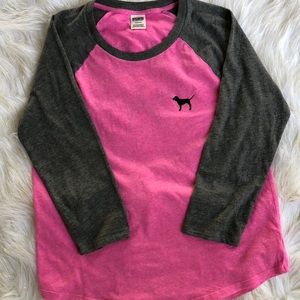 😘Flash sale! PINK vs baseball tee😘